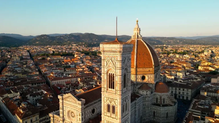 Firenze vista dall alto con la cupola del Duomo e il campanile di Giotto
